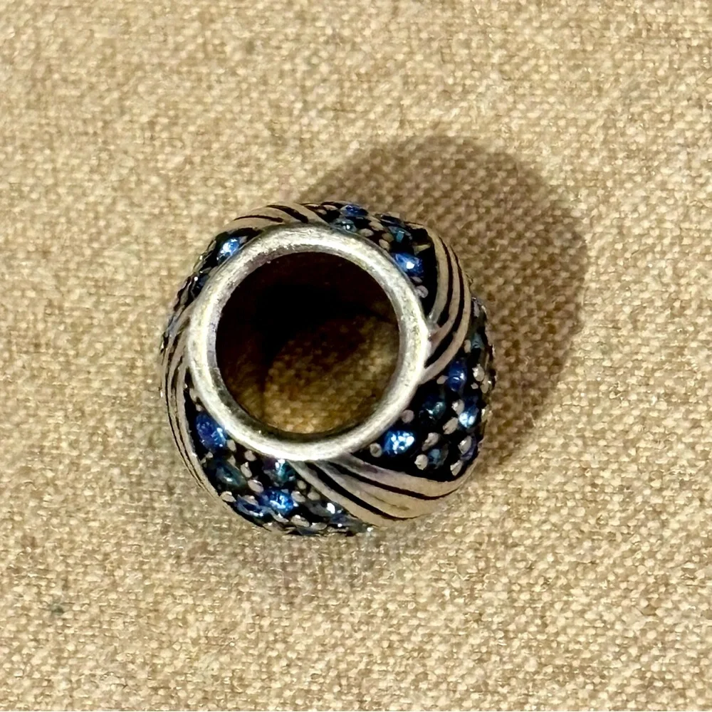 Brighton Americana bead Blue crystal swirls alternate with Silver swirls Retired - Picture 4 of 7